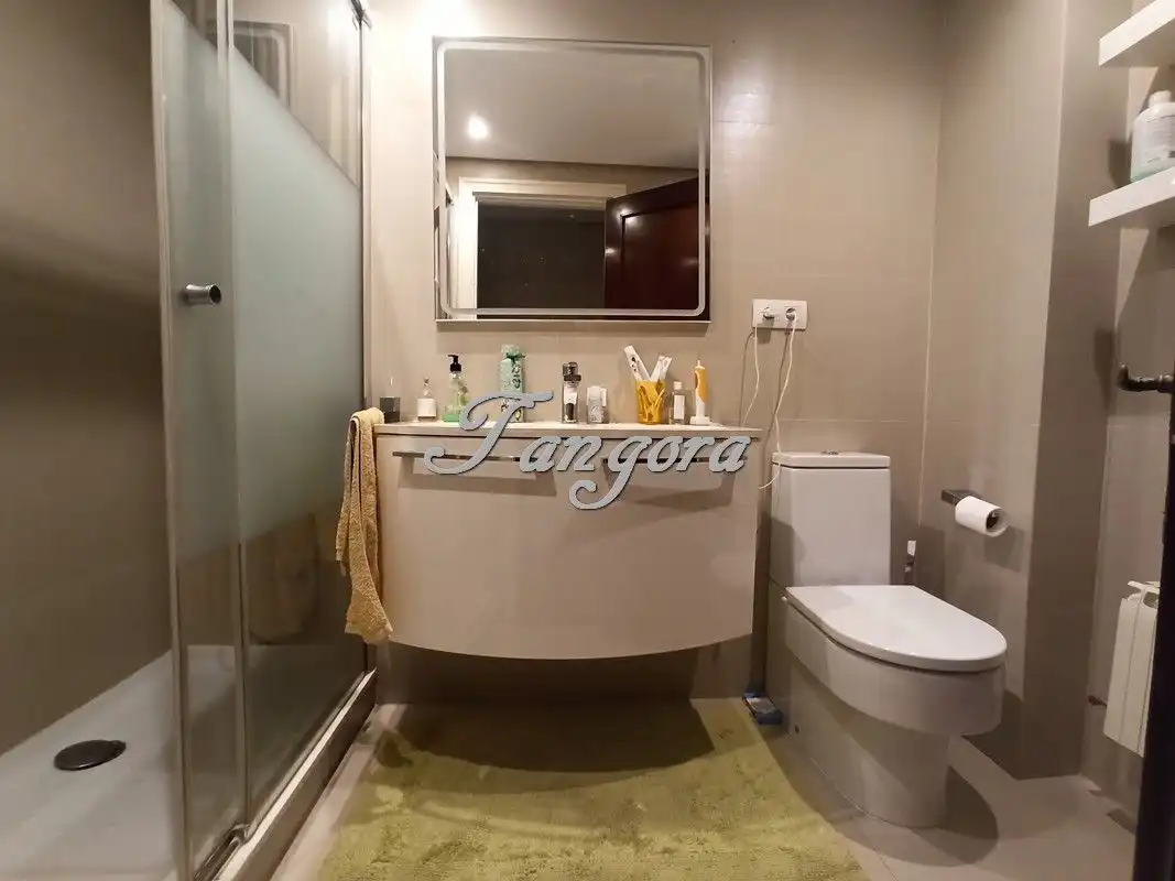 Bathroom of Flat for sale in Getxo   with Parquet flooring, Terrace and Storage room