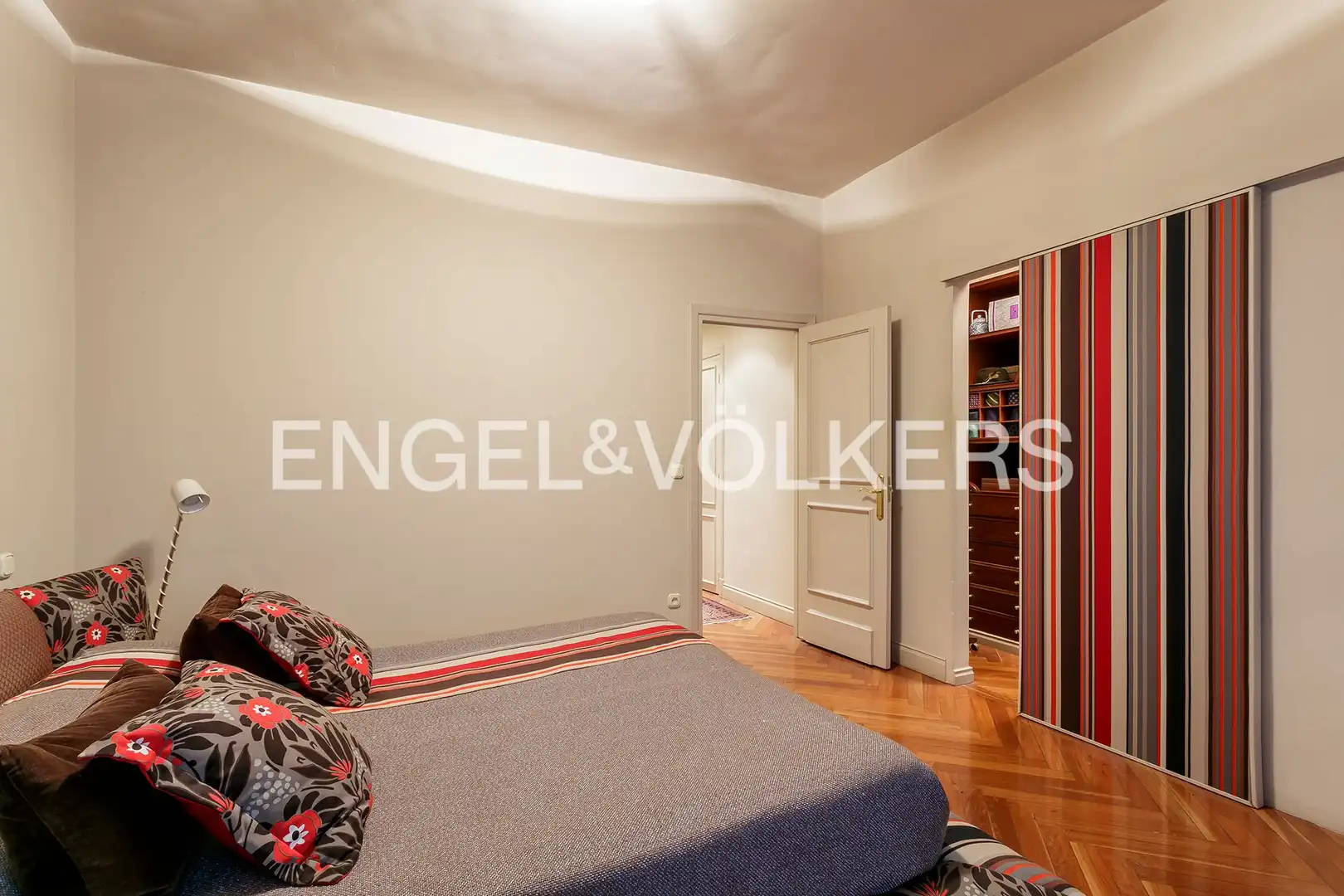 Bedroom of Flat for sale in Bilbao   with Heating, Parquet flooring and Terrace