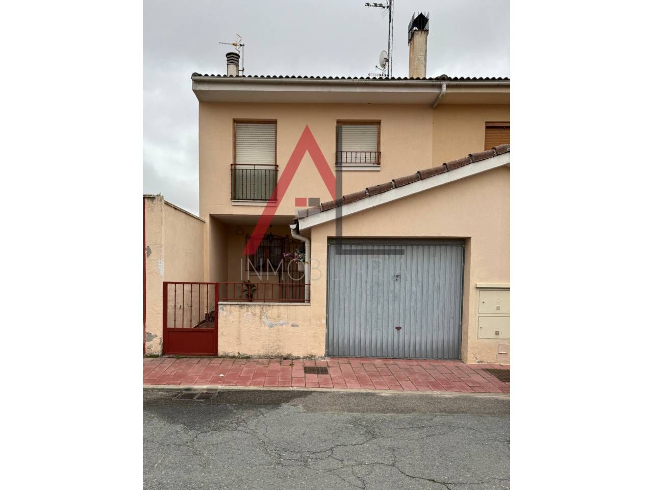Exterior view of House or chalet for sale in Nava de la Asunción  with Heating, Private garden and Terrace