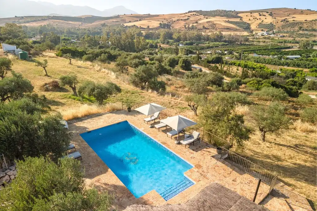 Villa con piscina in vendita a Coín, imagen 2