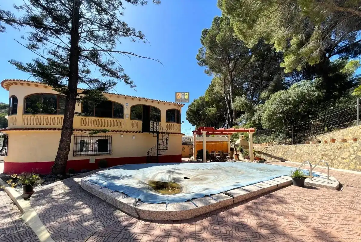 Schwimmbecken von Country house zum Verkauf in Mascarat