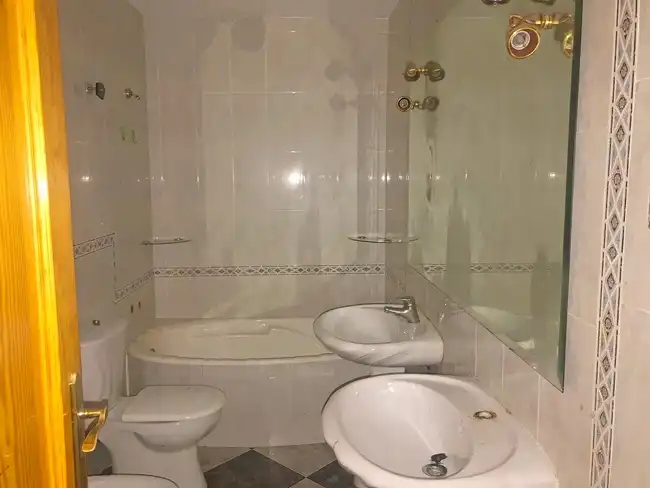 Baño de Casa adosada en venta en Linares
