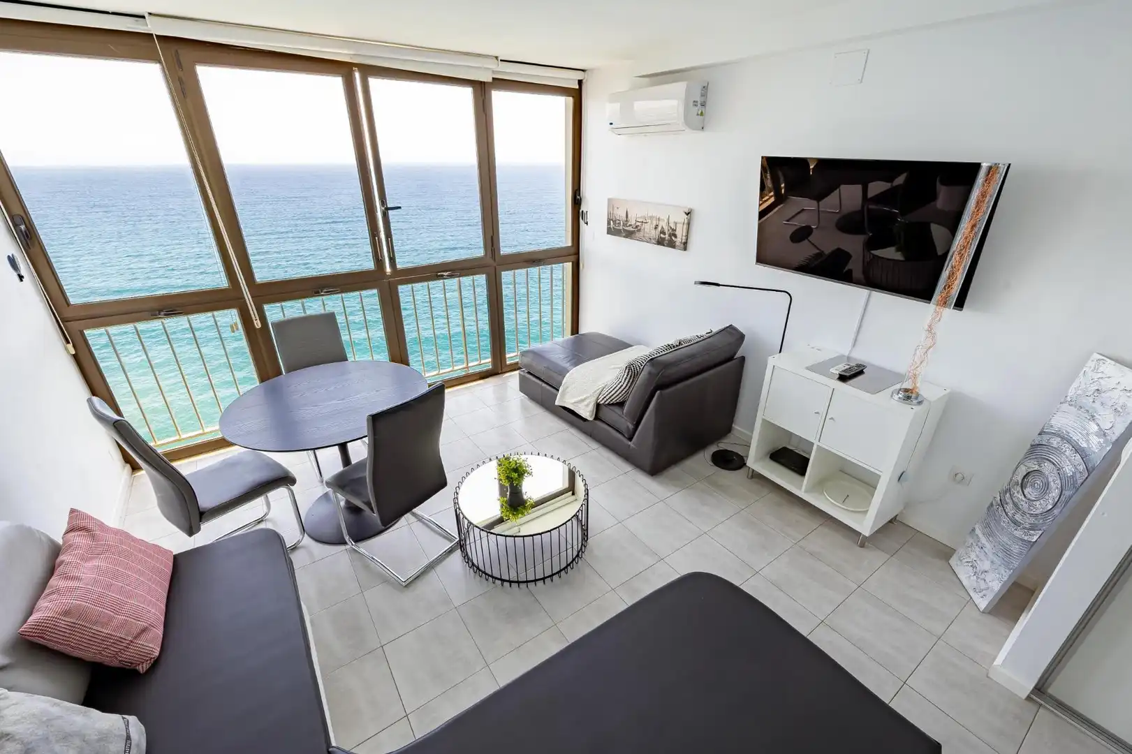 Sala de estar de Estudio en venta en San Bartolomé de Tirajana con Aire acondicionado, Amueblado y Piscina comunitaria