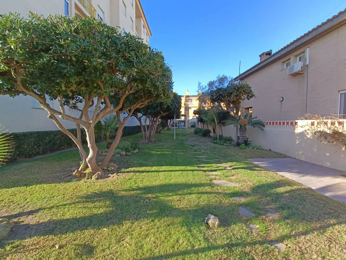 Jardín de Piso de alquiler en Sueca con Amueblado y Piscina comunitaria