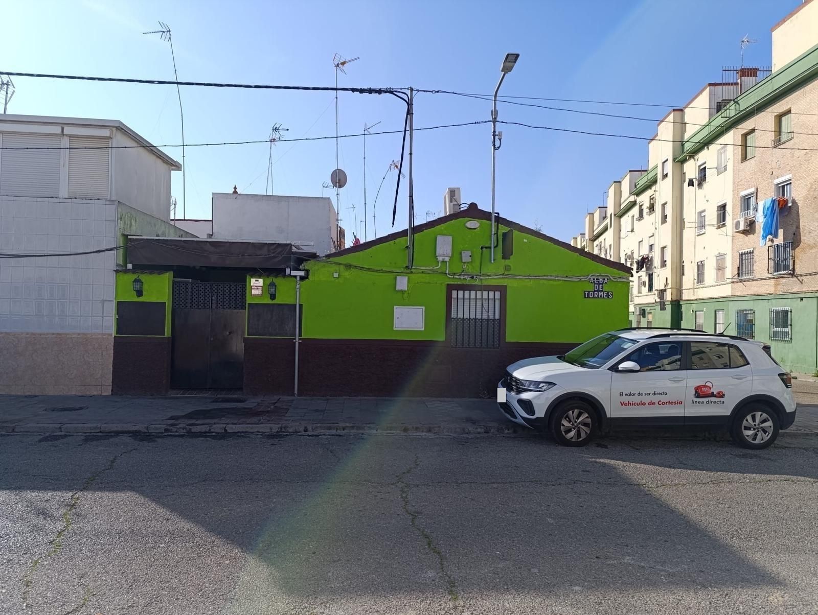 Vista exterior de Casa adosada en venda en  Sevilla Capital amb Aire condicionat i Calefacció