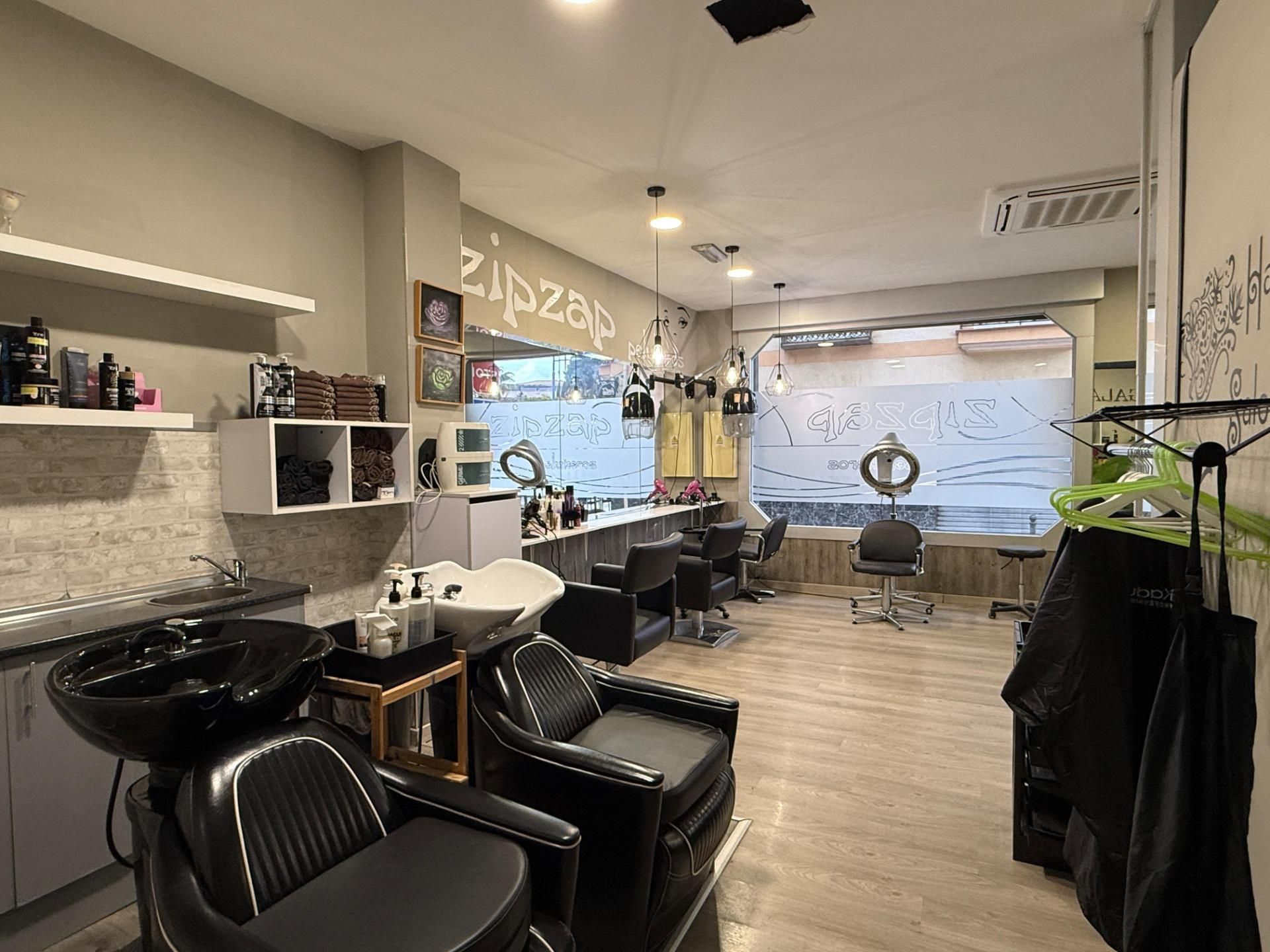 Local de alquiler en Churriana de la Vega con Aire acondicionado y Amueblado