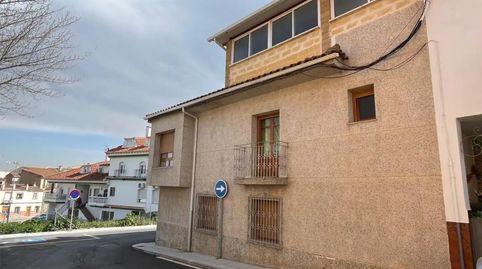 Foto 2 de Casa adosada en venta en Calle Virgen del Pilar, 2, Baza, Granada