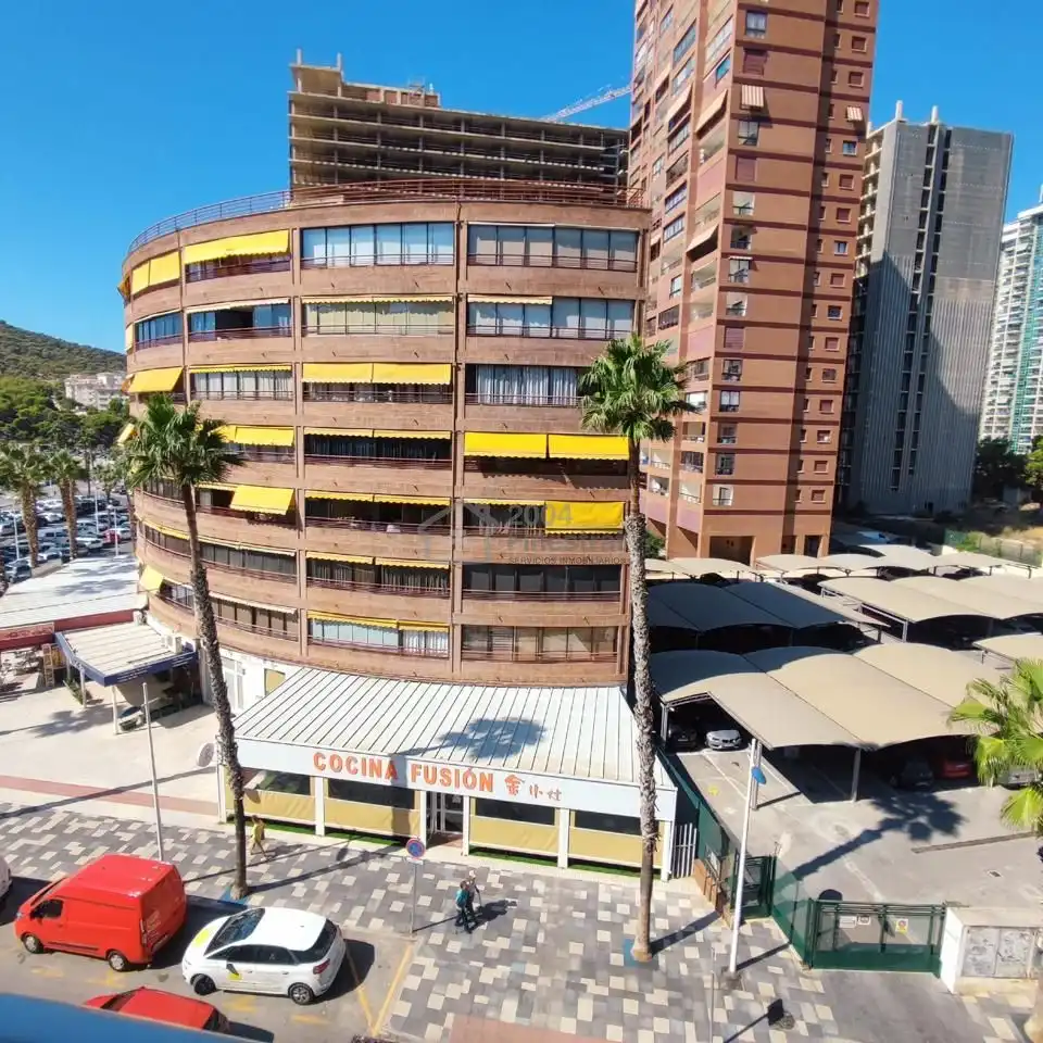 Vista exterior de Pis en venda en Finestrat amb Terrassa i Moblat
