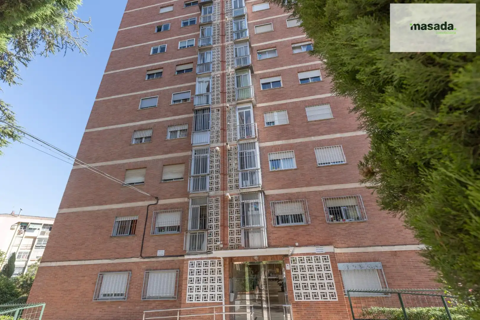 Vista exterior de Piso en venta en Granada con Aire acondicionado, Calefacción y Balcón