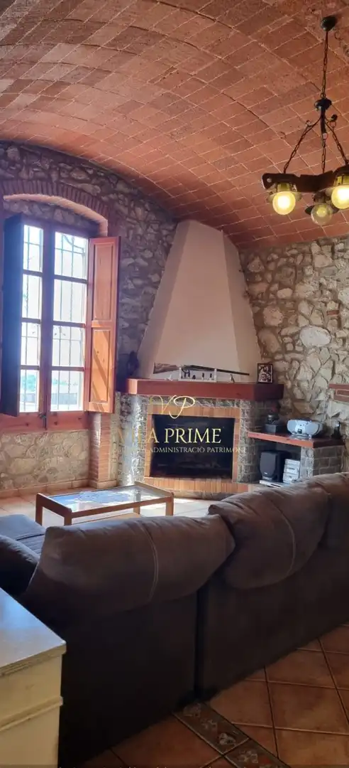 Country house zum Verkauf in Mataró mit Klimaanlage, Heizung und Privatgarten