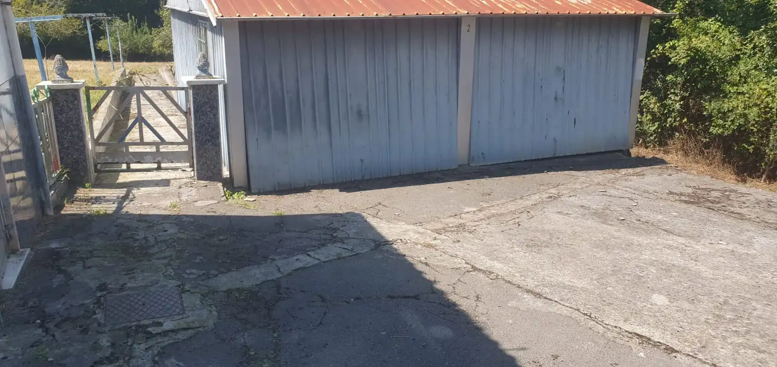 Parking de Casa adosada en venta en Oviedo  con Calefacción, Jardín privado y Amueblado