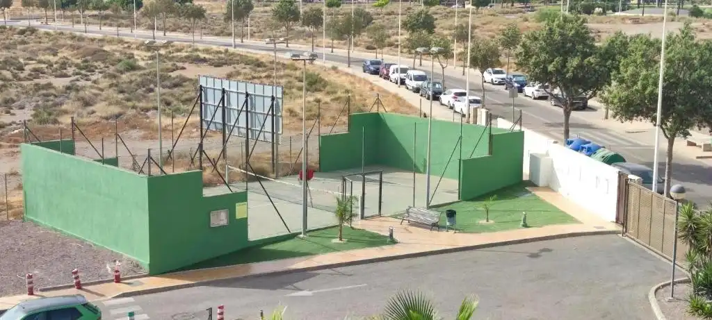 Parking de Apartamento en venta en Almería con Aire acondicionado, Jardín privado y Terraza