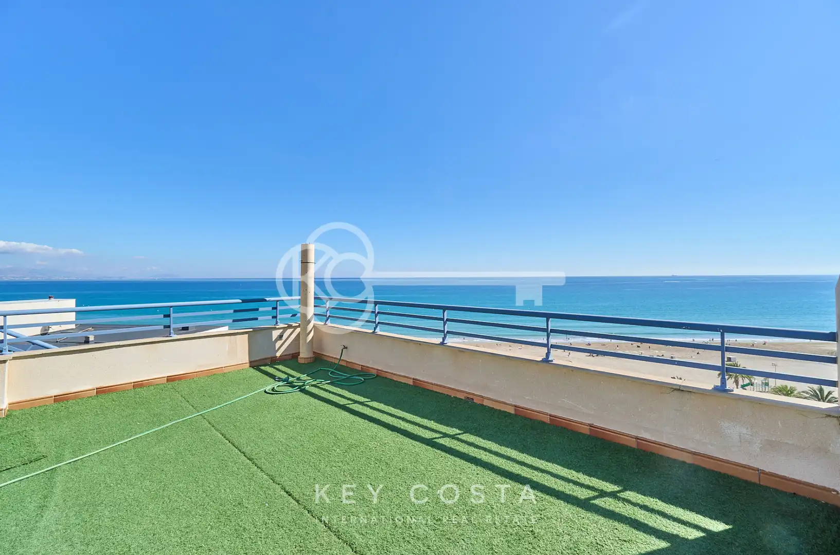 Terrassa de Àtic de lloguer en Alicante / Alacant amb Aire condicionat, Piscina i Moblat