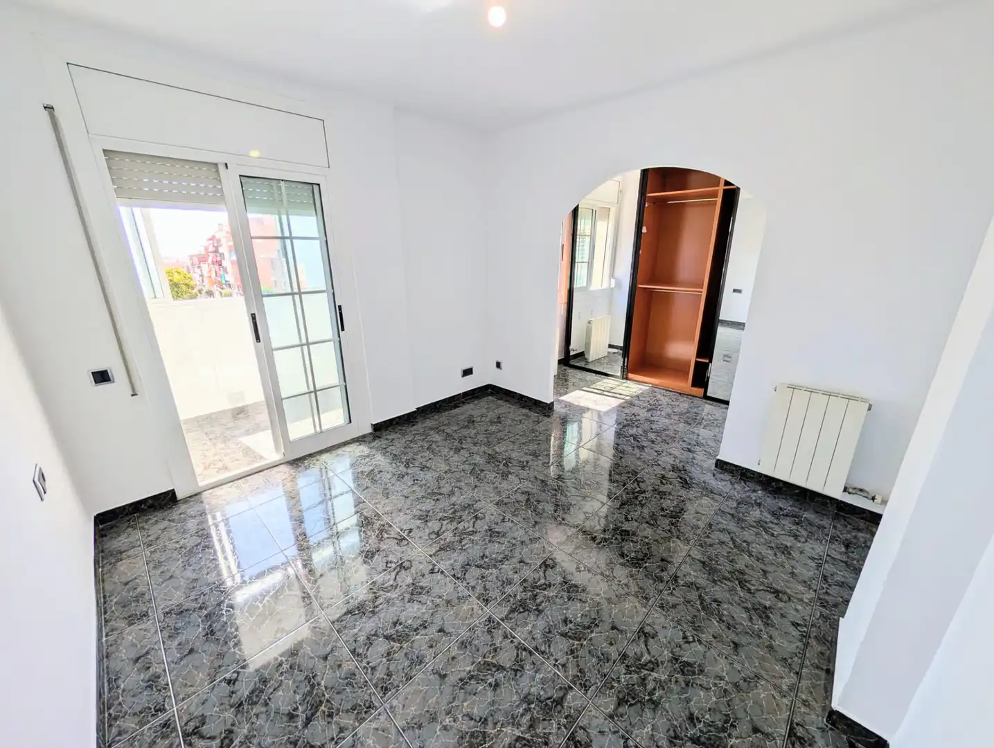 Piso en venta en Badalona con Aire acondicionado, Calefacción y Horno