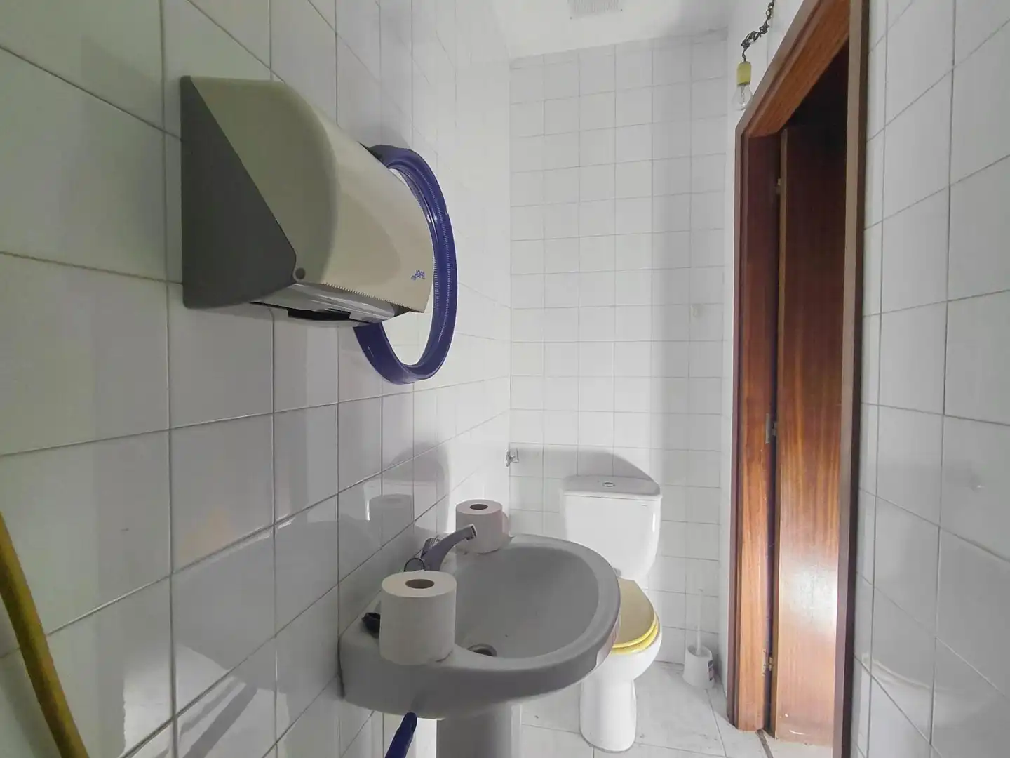 Badezimmer von Geschaftsraum zur Miete in Vilagarcía de Arousa mit Möbliert