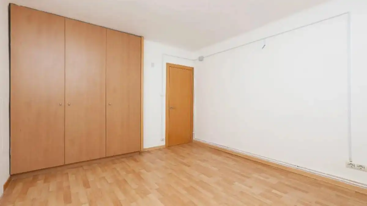 Bedroom of Flat for sale in Sabadell