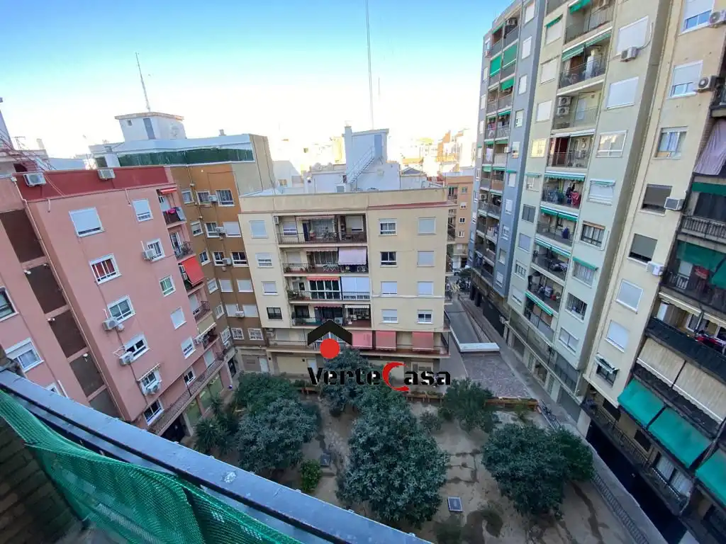 Vista exterior de Pis de lloguer en Valencia amb Aire condicionat i Terrassa