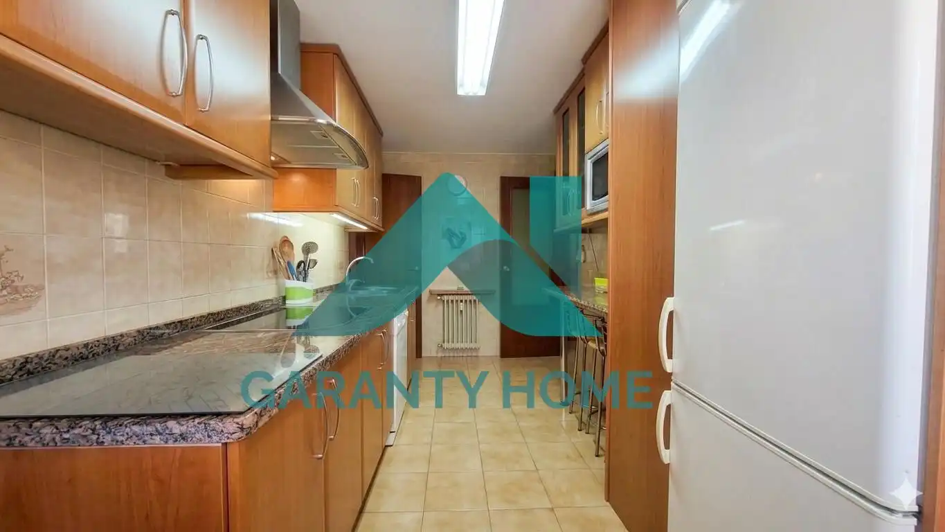 Cocina de Piso en venta en Cáceres con Calefacción, Parquet y Terraza