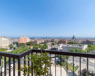 Bedroom of Flat for sale in  Barcelona Capital  with Air Conditioner, Heating and Balcony