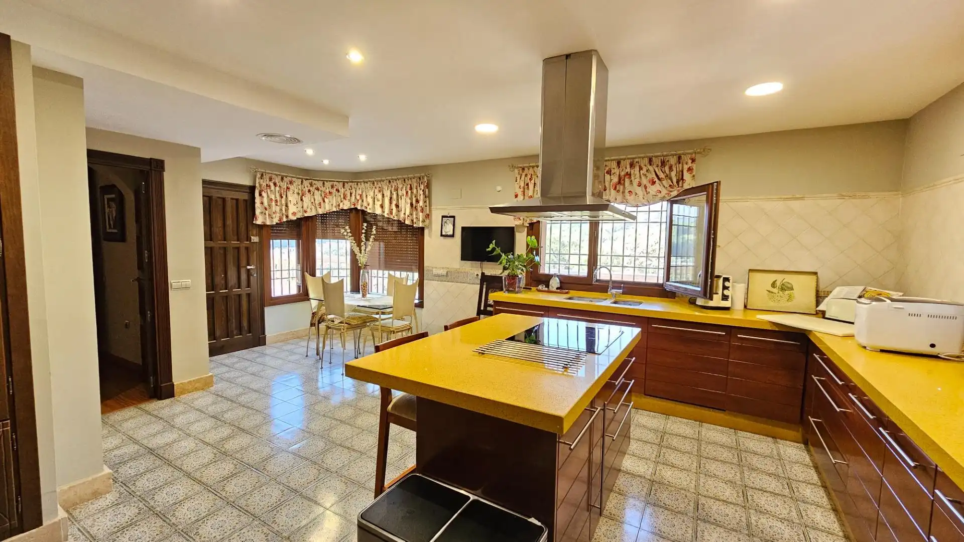Chalet con piscina en venta en Calle Calle Madroñal, imagen 3