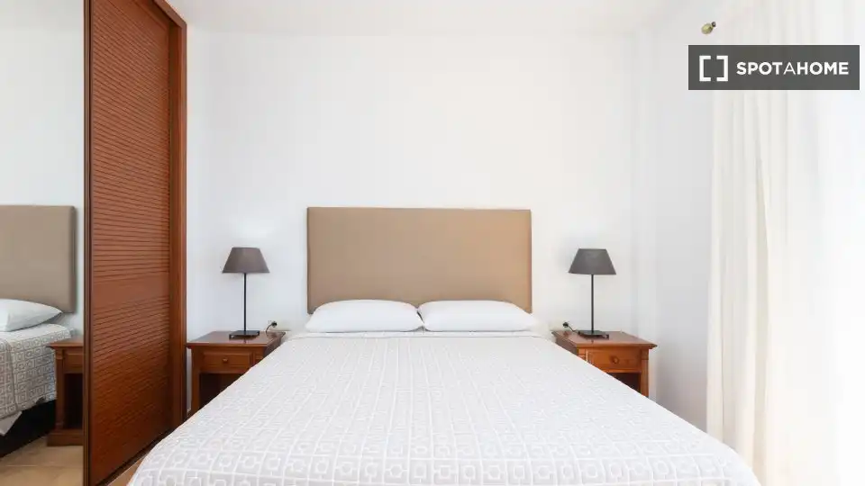Habitación de Apartamento para compartir en El Rosario con Aire acondicionado, Terraza y Amueblado