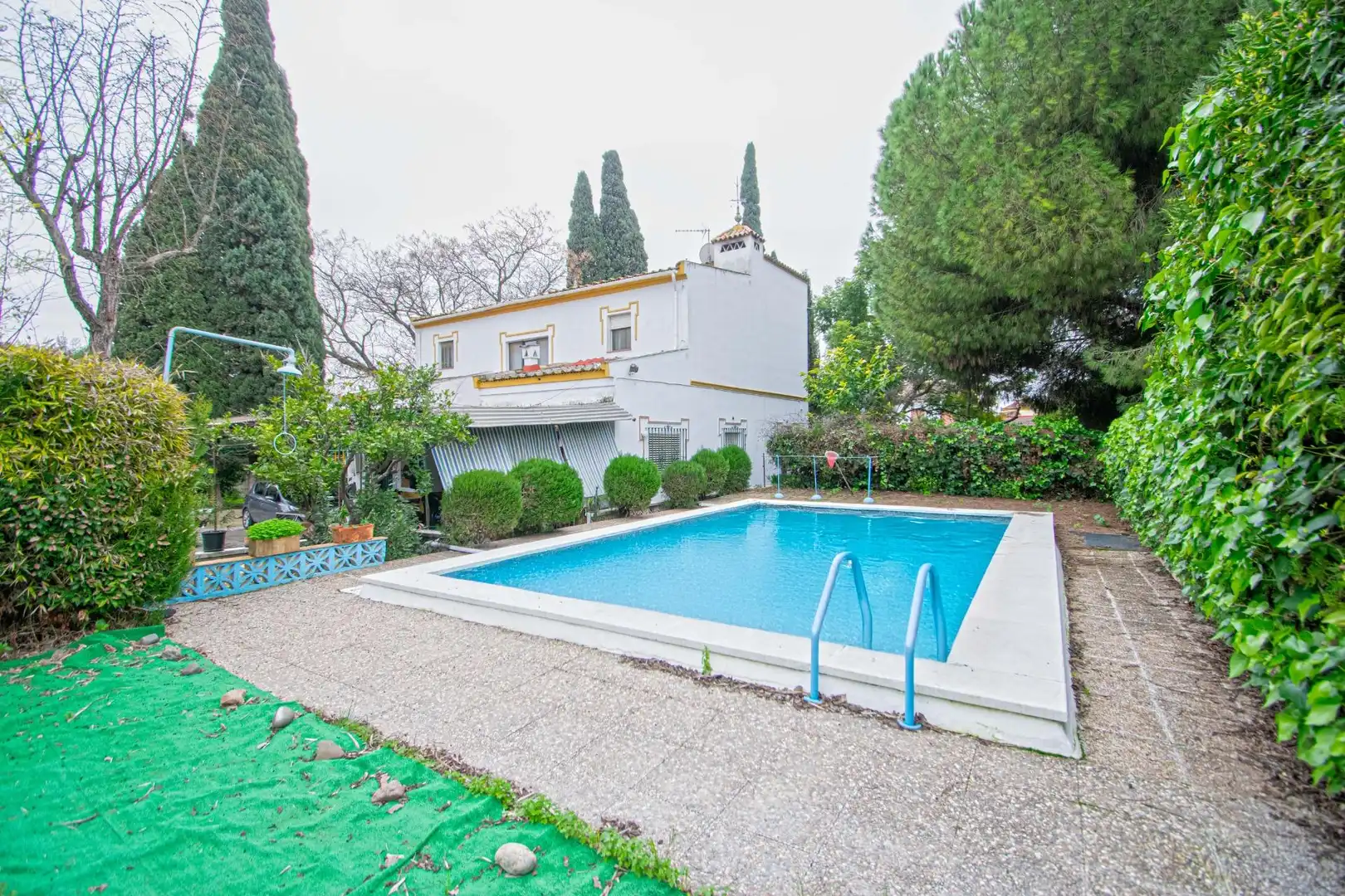 Piscina de Casa o xalet en venda en Espartinas amb Jardí privat, Terrassa i Traster