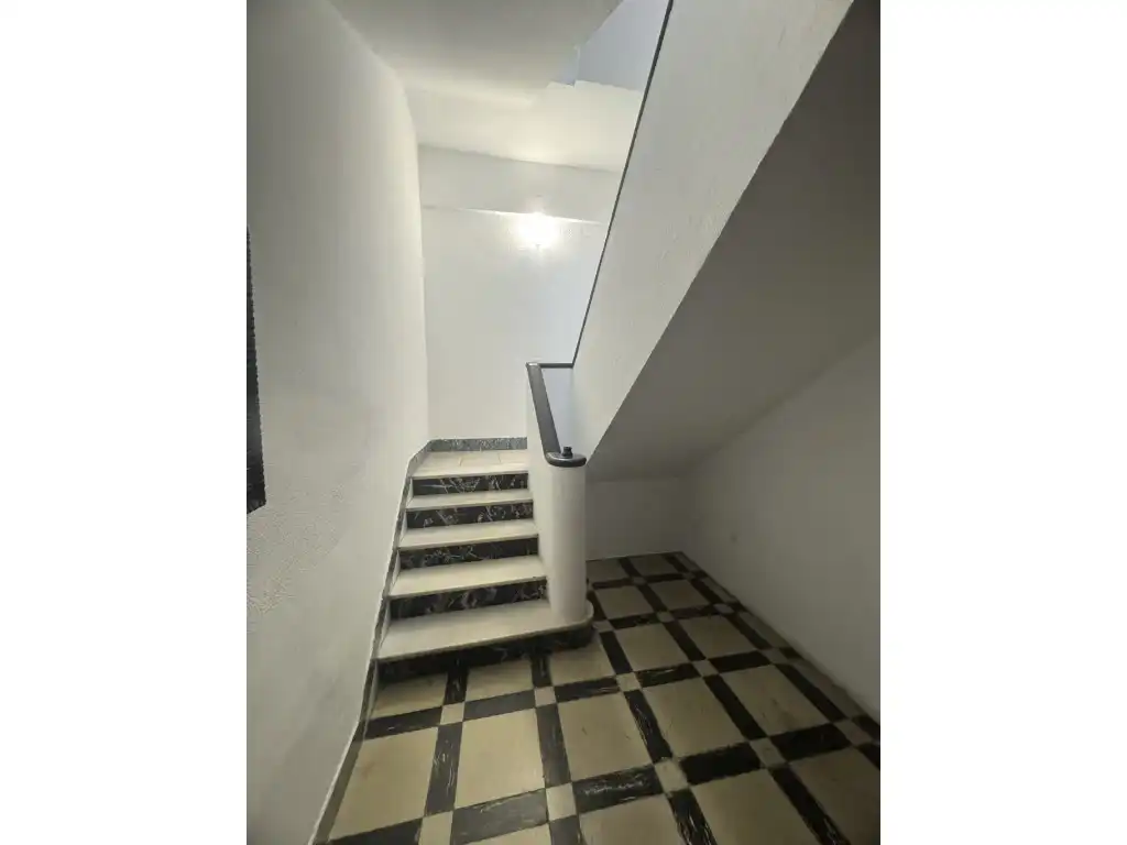 Piso en venta en La Línea de la Concepción con Amueblado