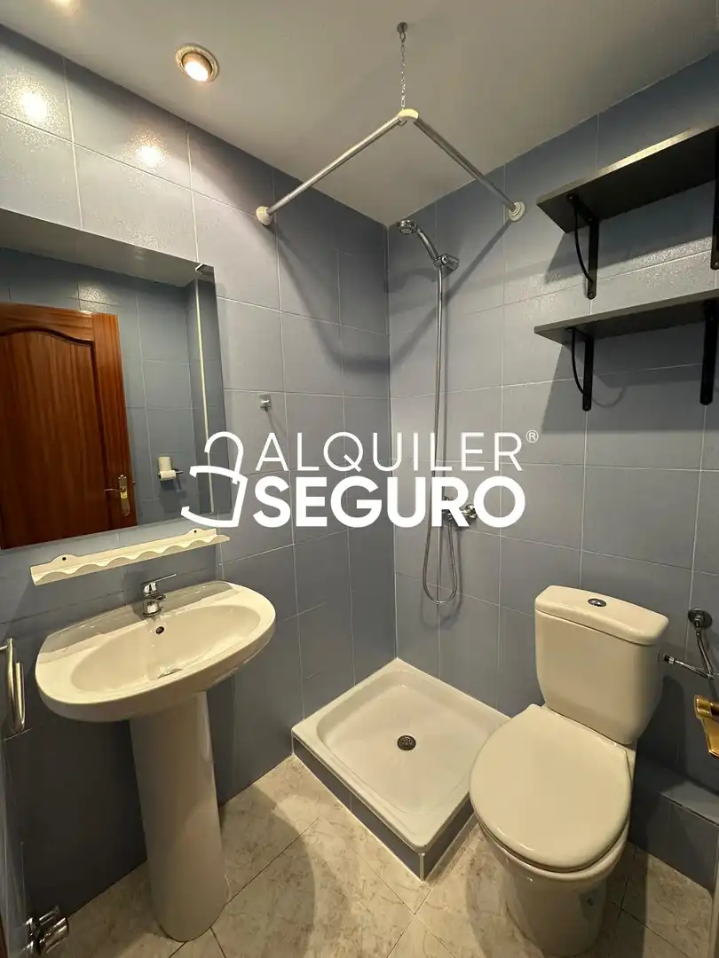 Bany de Pis de lloguer en Alcorcón amb Calefacció i Terrassa
