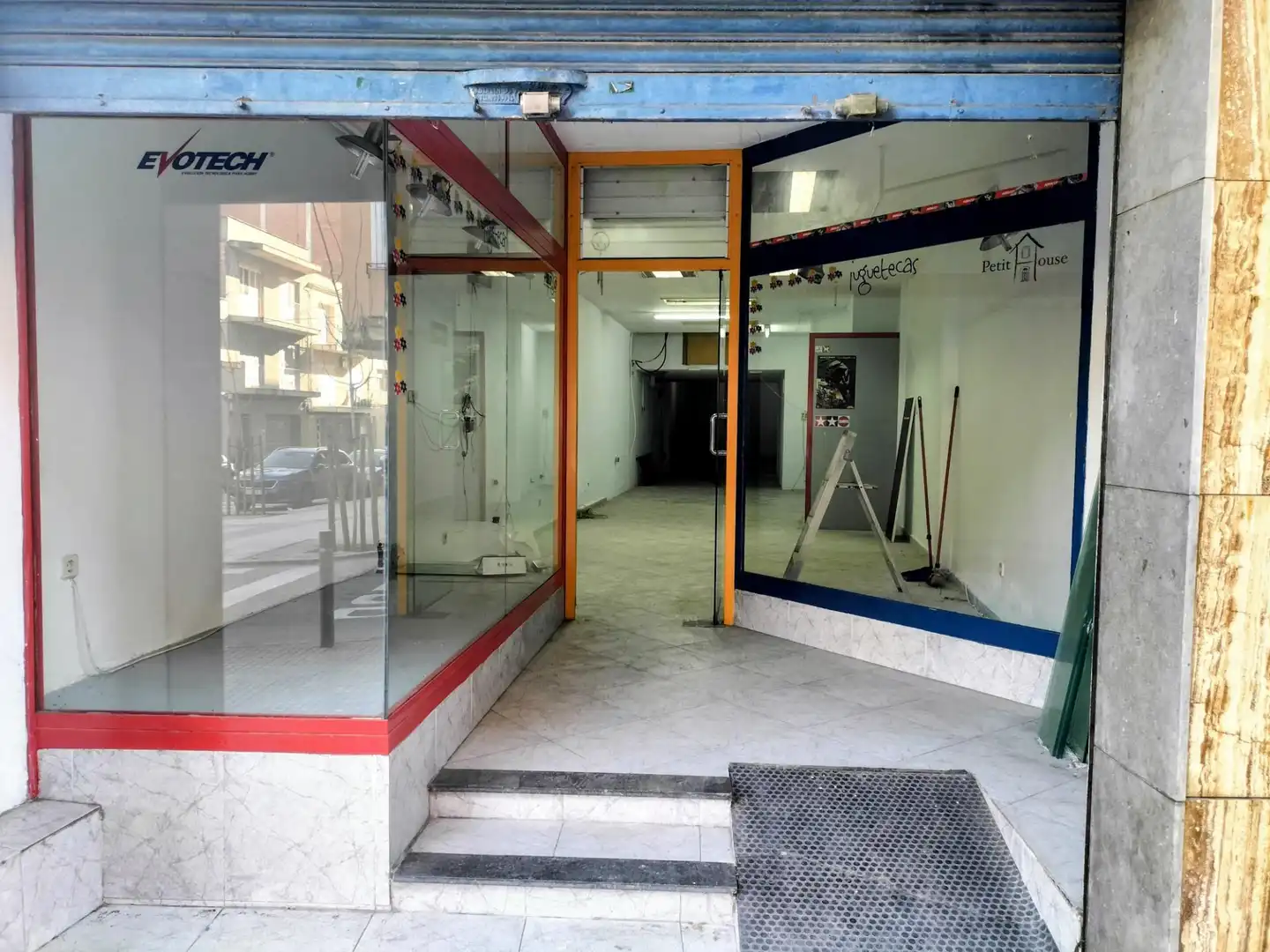 Local de lloguer a Carrer de Sant Pau, Les Clotes