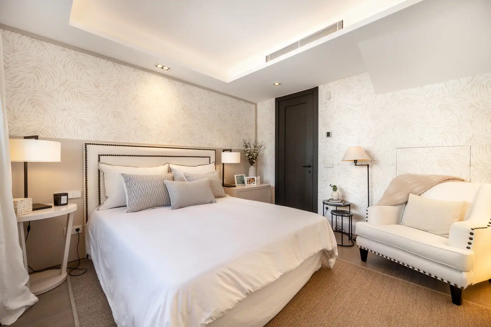 Habitación de Ático en venta en Marbella con Aire acondicionado, Terraza y Trastero