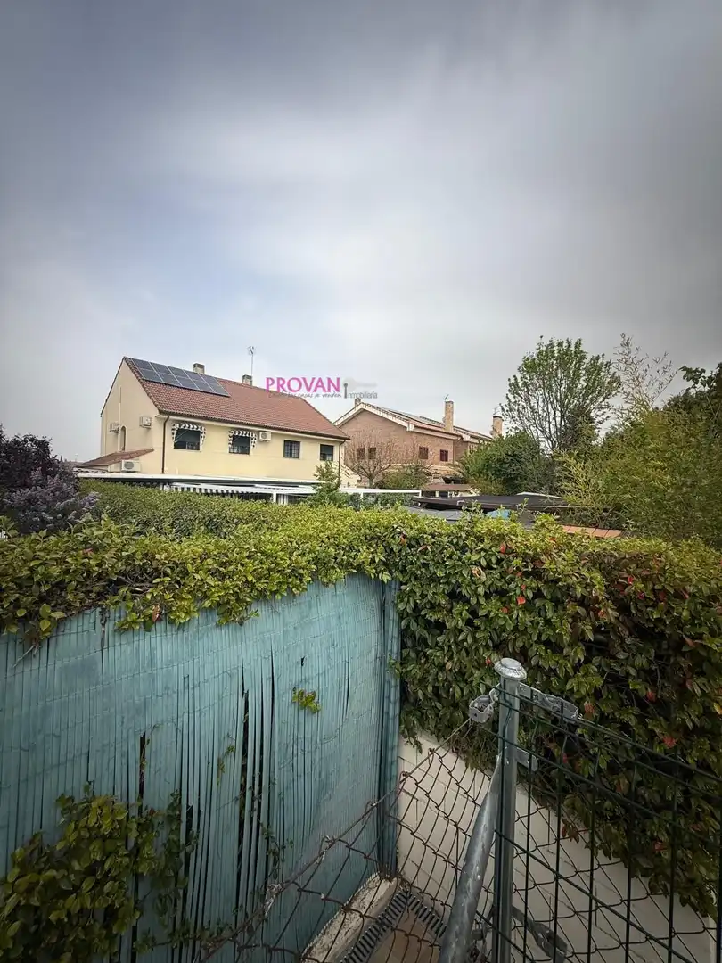 Detached homes for sale in Loeches  with Heating, Private garden and Storage room