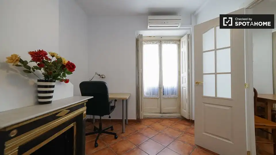 Piso con terraza en alquiler en Centro, imagen 3