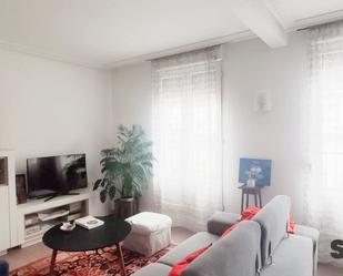 Living room of Flat to rent in Bilbao   with Heating, Terrace and Microwave