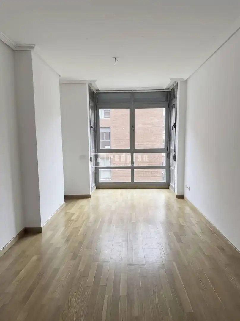 Habitación de Piso en venta en Madrid con Aire acondicionado, Calefacción y Jardín privado