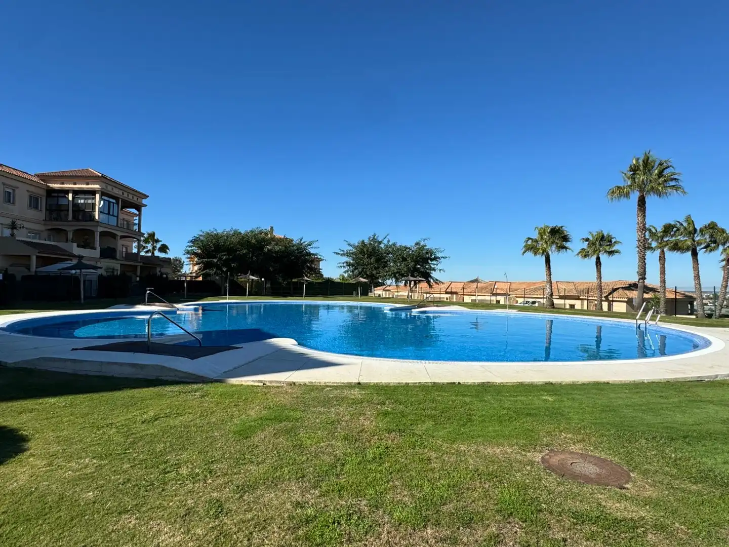 Piscina de Piso en venta en Sanlúcar de Barrameda con Aire acondicionado, Calefacción y Jardín privado