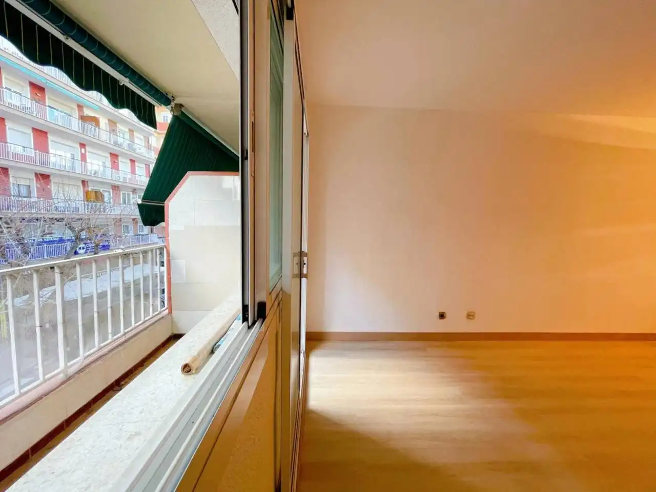 Habitación de Piso en venta en Cerdanyola del Vallès con Calefacción, Parquet y Balcón