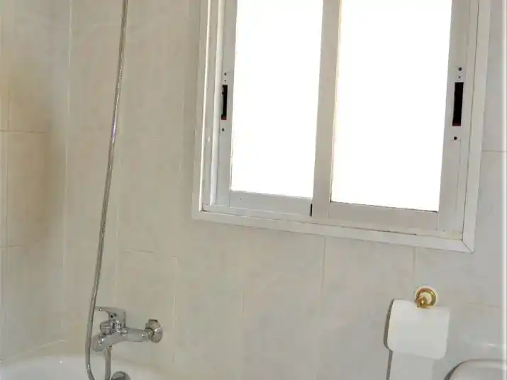 Bany de Pis en venda en Manlleu amb Balcó