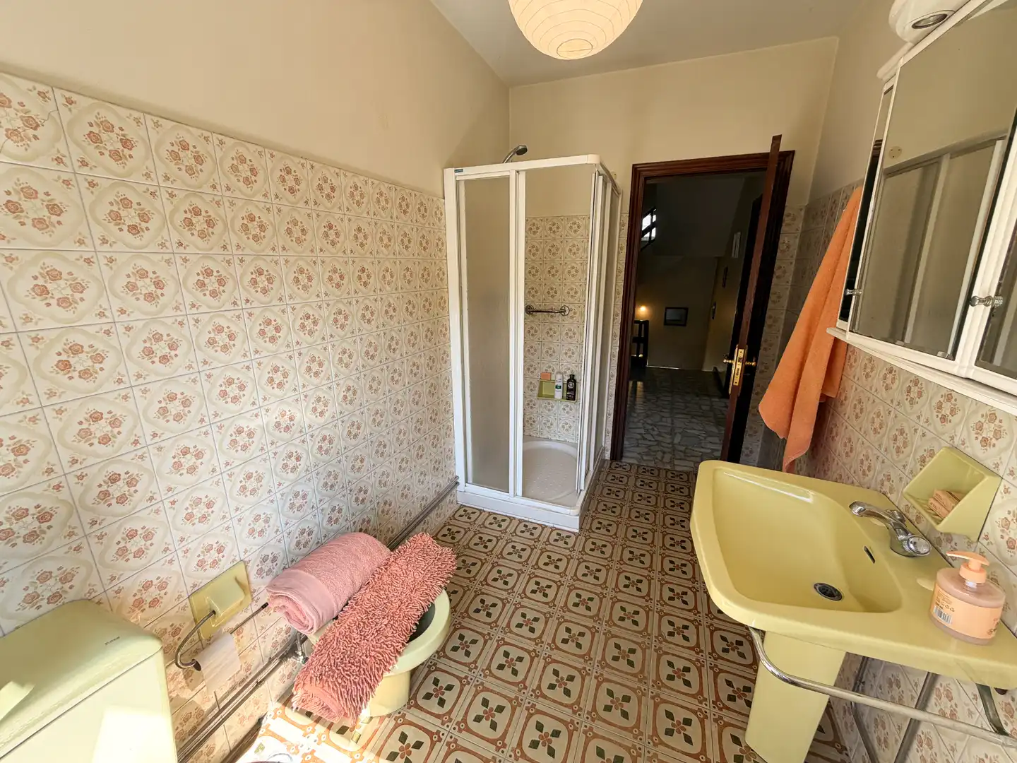 Bathroom of Houses for sale in Rianxo  with Heating, Private garden and Furnished