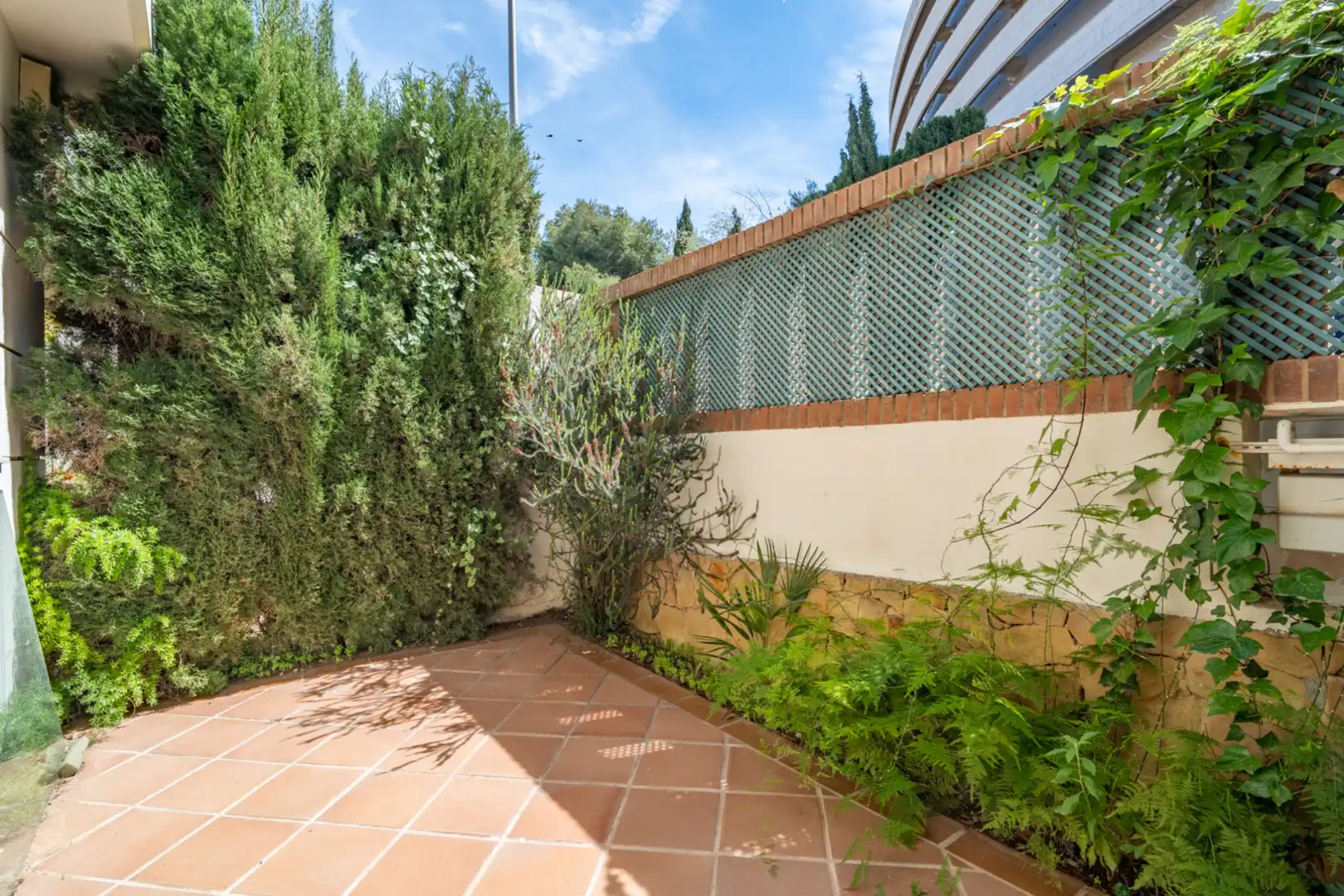Jardí de Casa adosada en venda en Málaga amb Aire condicionat, Traster i Piscina