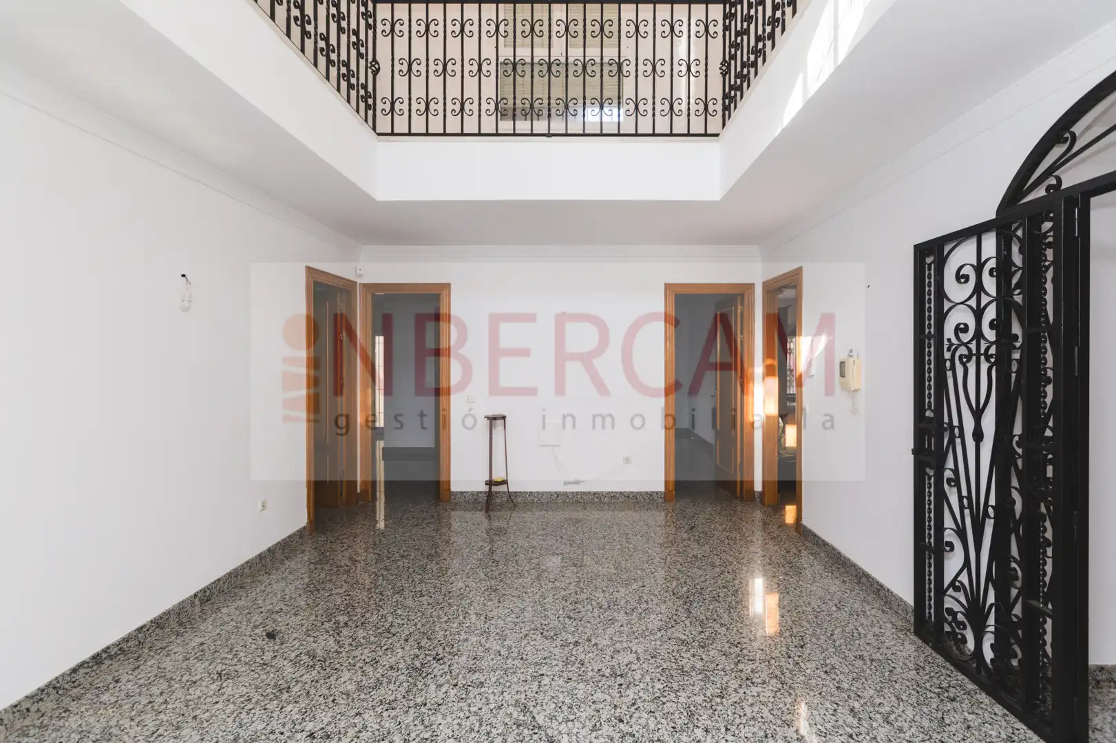 Einfamilien-Reihenhaus zum Verkauf in El Ejido mit Privatgarten, Terrasse und Balkon