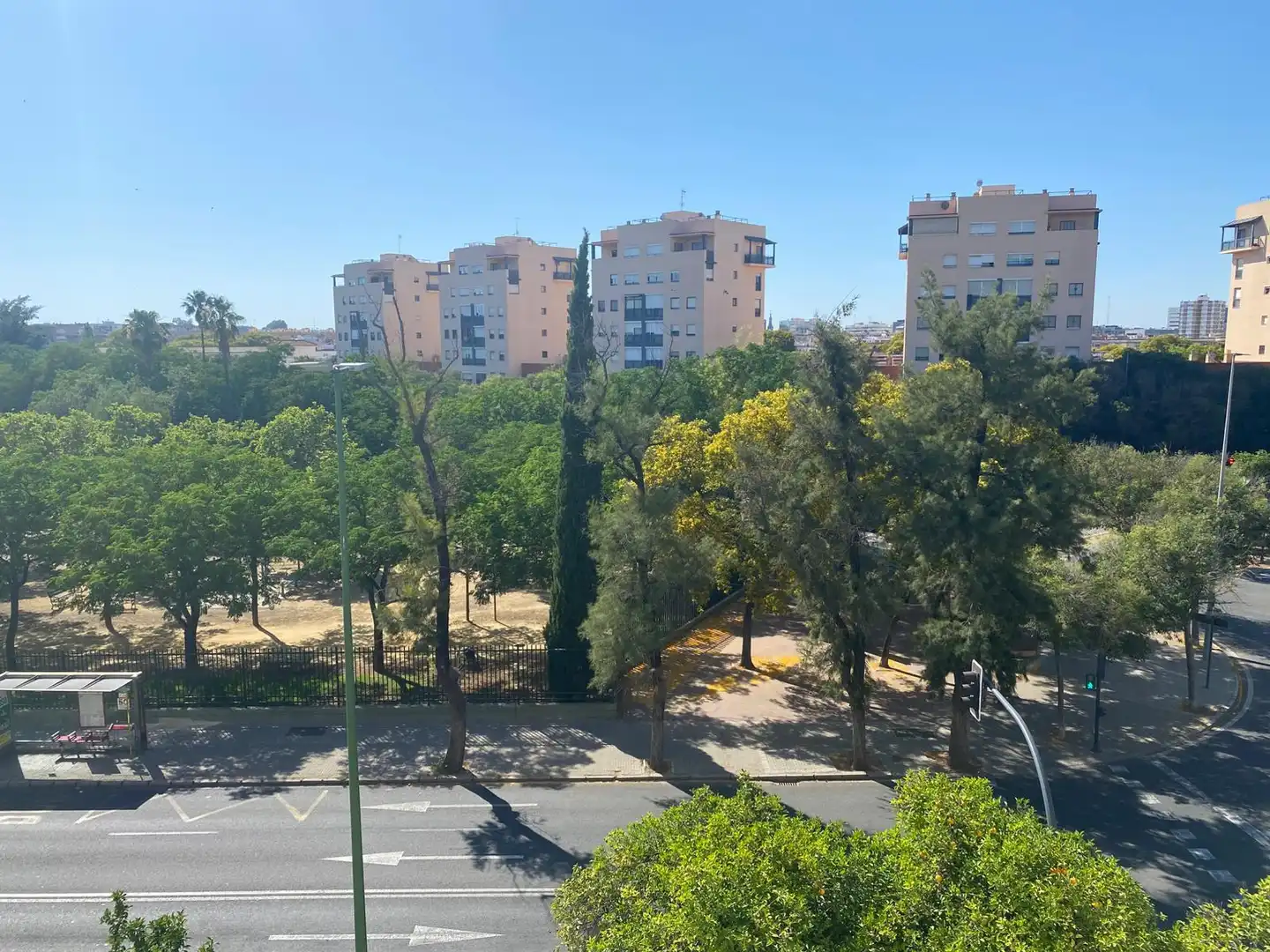 Vista exterior de Piso en venta en Sevilla con Aire acondicionado y Terraza