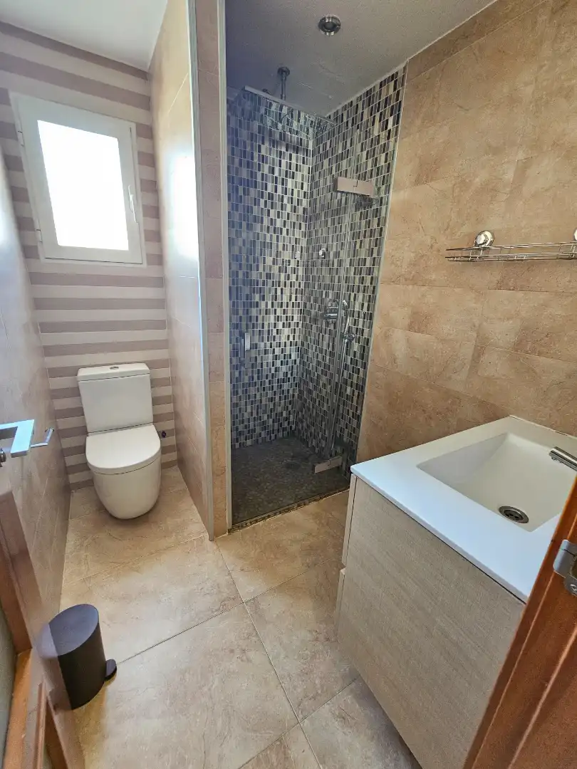 Baño de Casa adosada en venta en Ogíjares con Aire acondicionado, Trastero y Amueblado