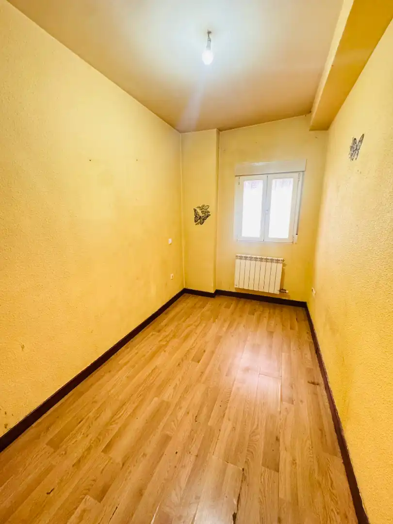 Bedroom of Flat for sale in Valladolid  with Heating