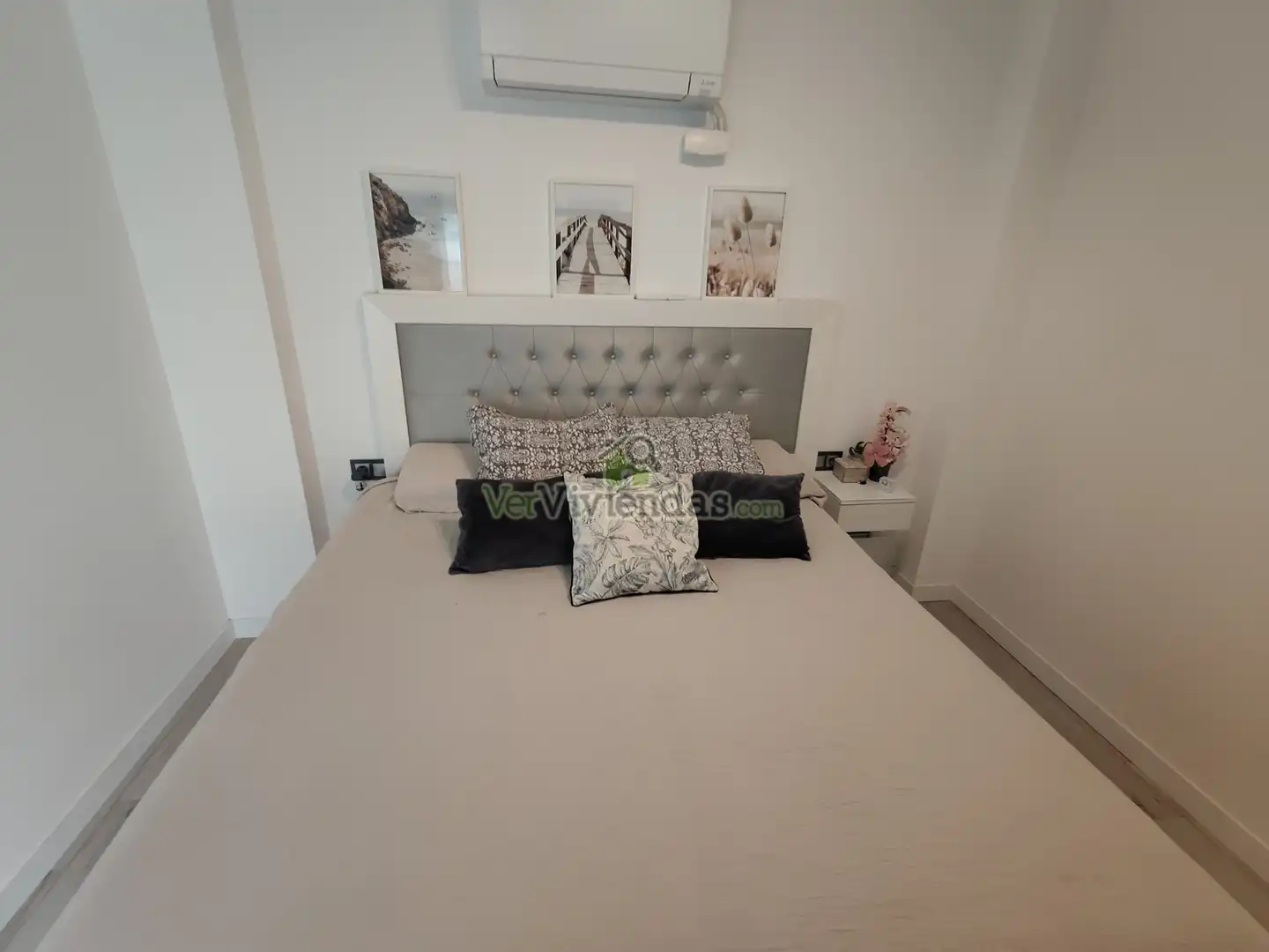 Bedroom of Duplexes for sale in Terrassa  with Air Conditioner, Heating and Parquet flooring