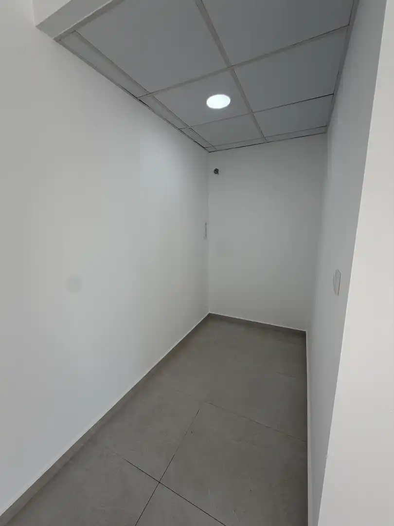 Oficina de alquiler en Roses