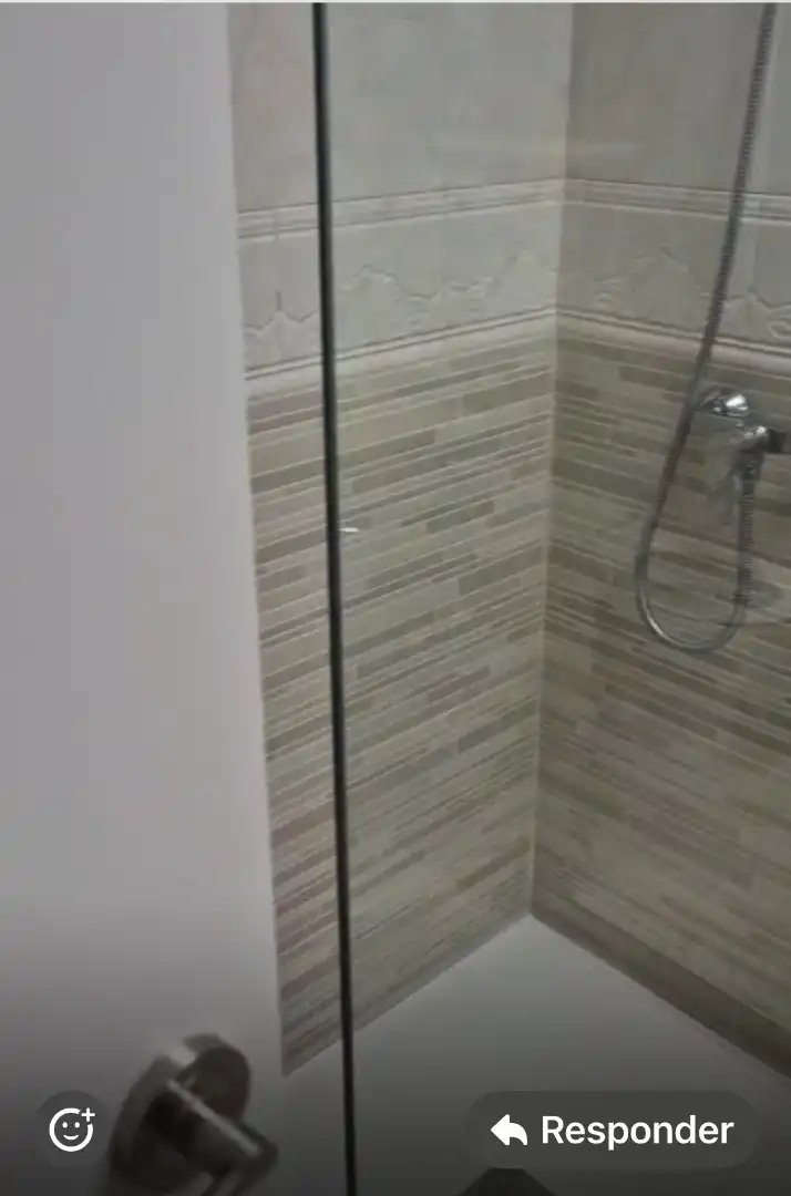 Badezimmer von Wohnung zum Verkauf in Fuengirola mit Klimaanlage, Terrasse und Möbliert