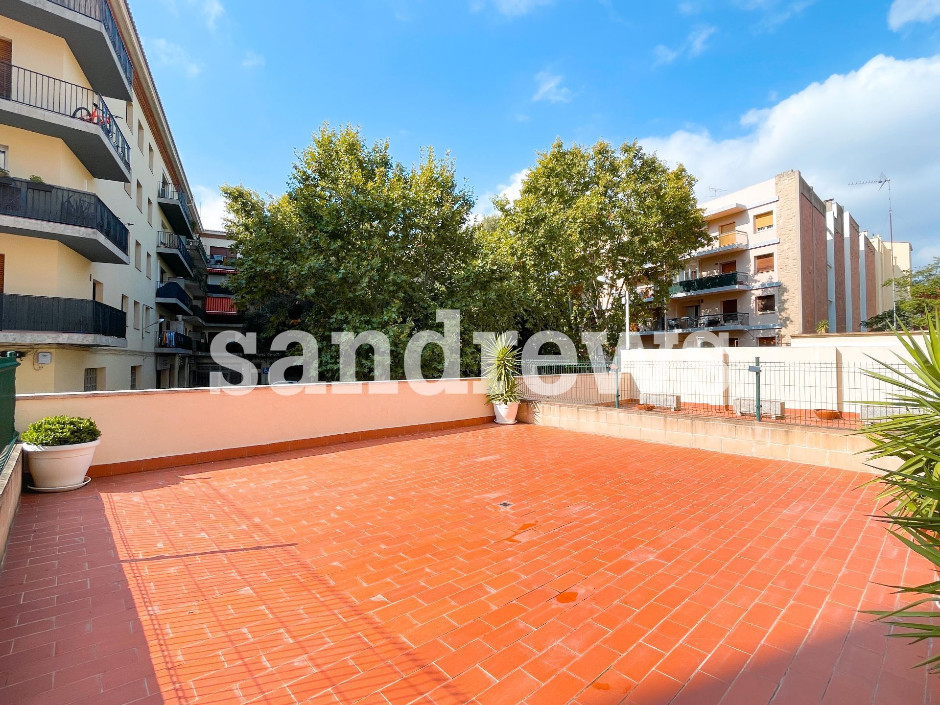 Garden of Flat for sale in Figueres  with Air Conditioner, Heating and Terrace