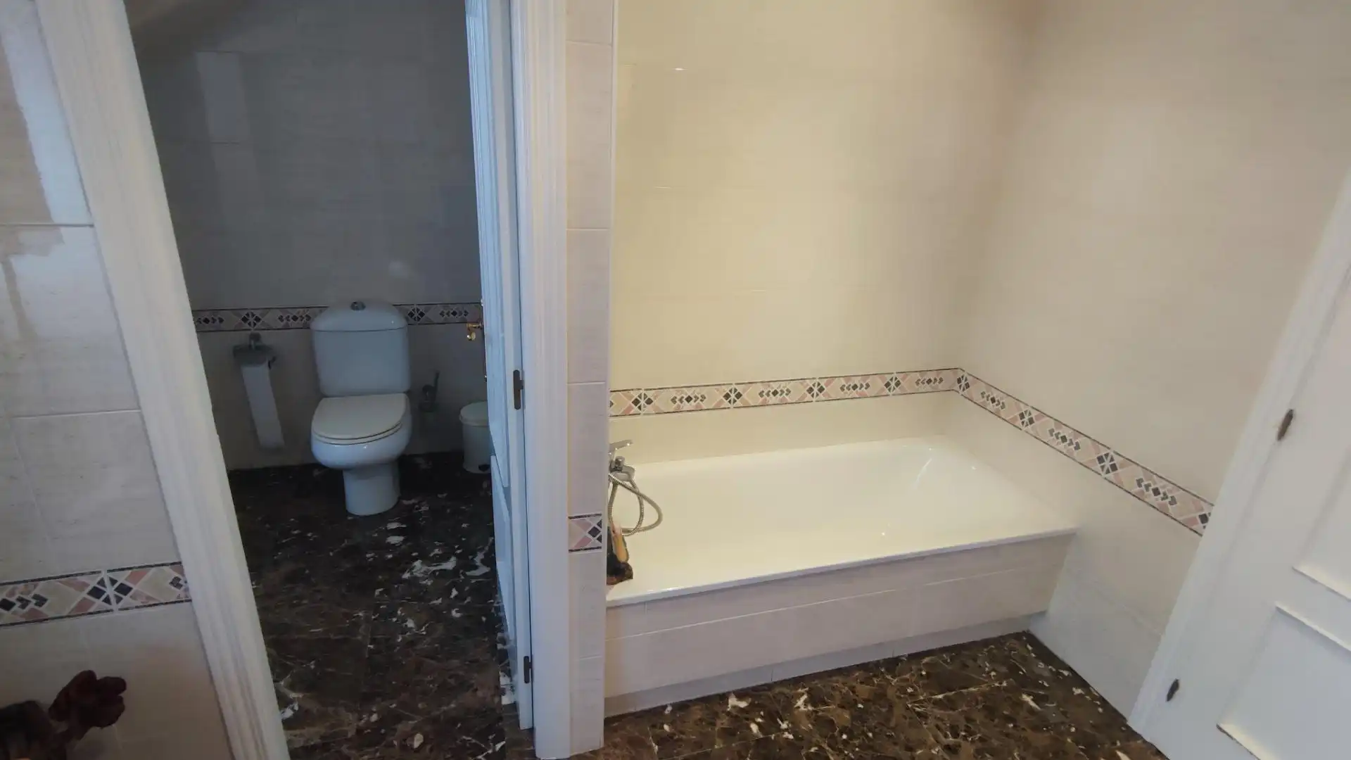 Bathroom of Houses for sale in San Vicente del Raspeig / Sant Vicent del Raspeig  with Air Conditioner, Heating and Private garden