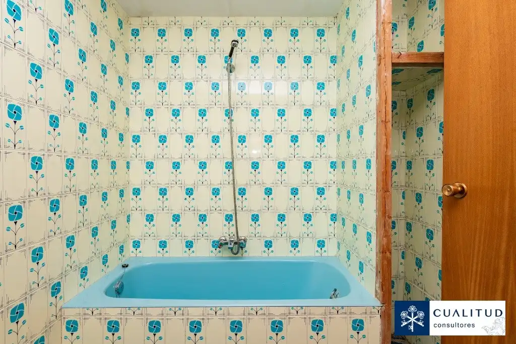 Baño de Piso en venta en Castellón de la Plana / Castelló de la Plana con Balcón
