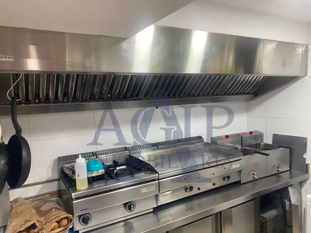 Cocina de Local en traspaso en Badalona